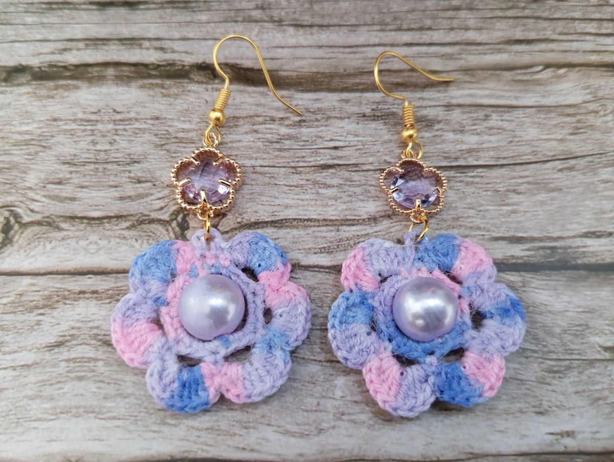Boucle d'Oreille bleu/rose/lilas avec perle