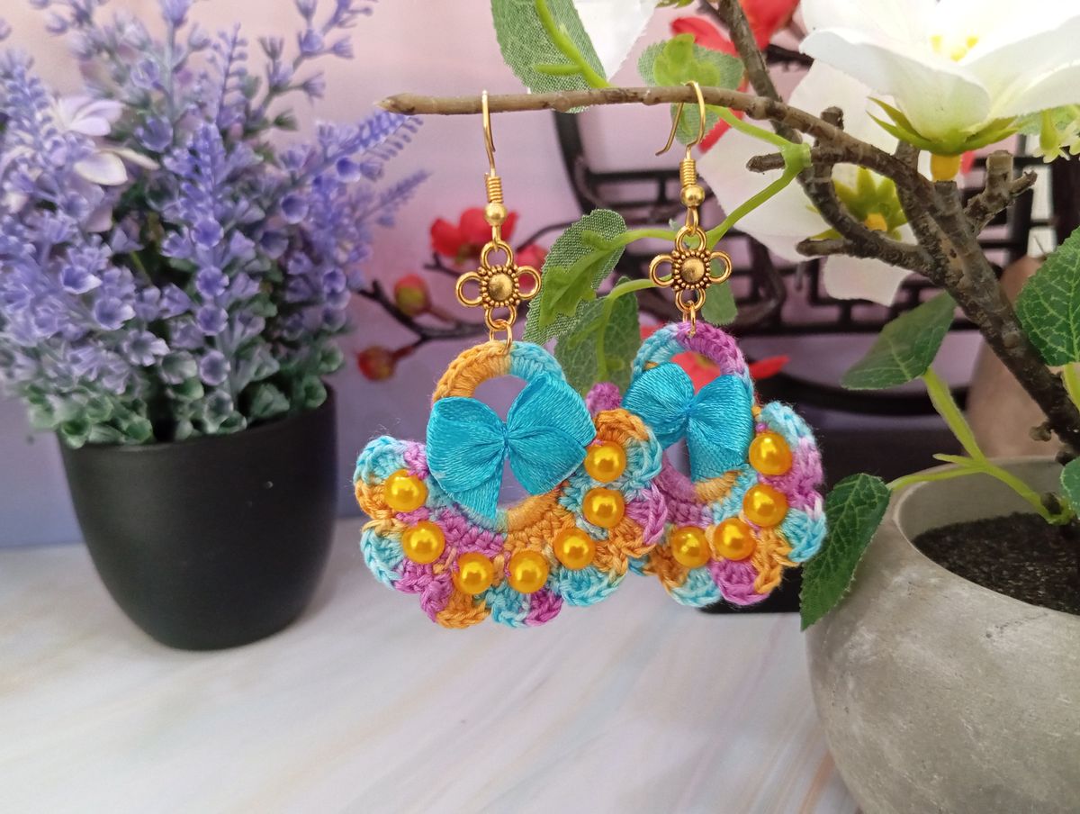 Boucle d'Oreille Bleue/Violette/Jaune moutarde avec perles