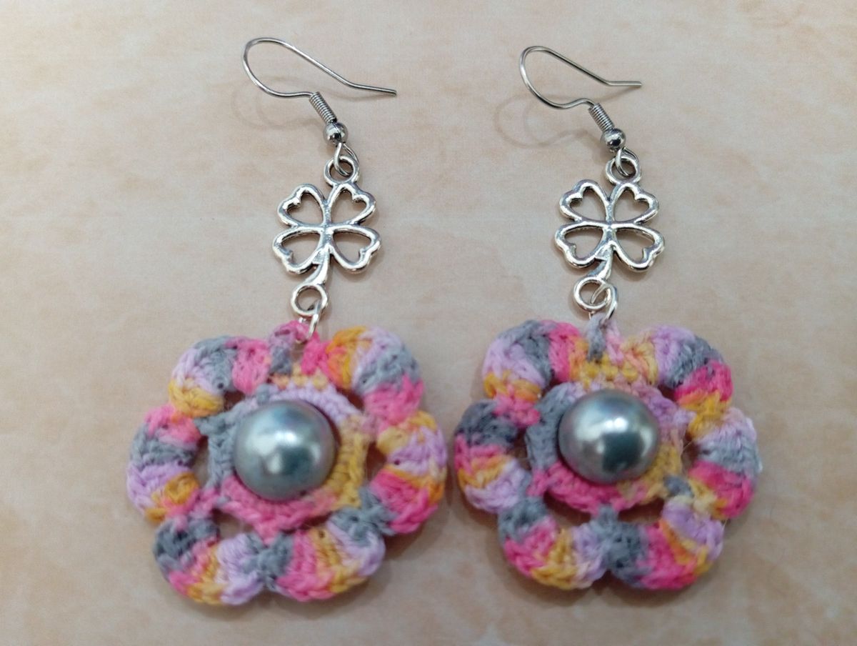 Boucle d'Oreille rose/grise/jaune avec perle