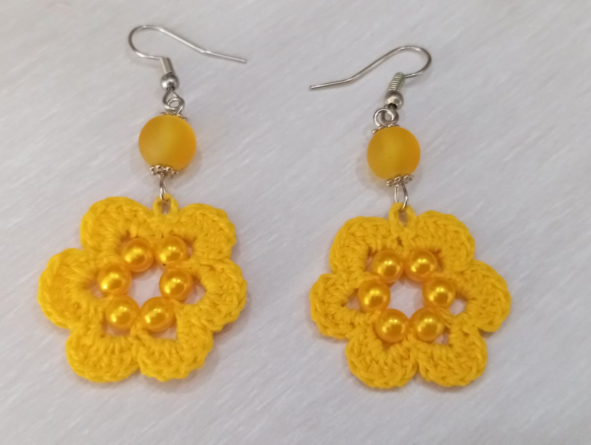 Boucle d'Oreille Jaune avec perles