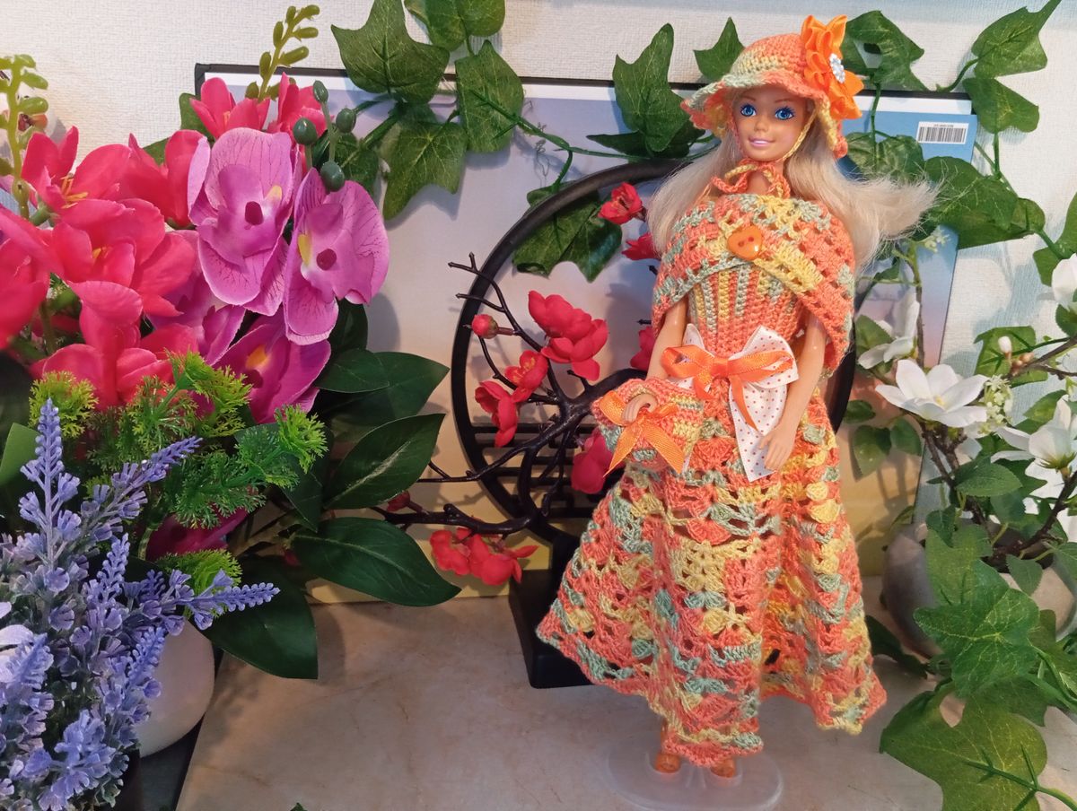 Robe longue orange/jaune/verte pour poupée type Barbie