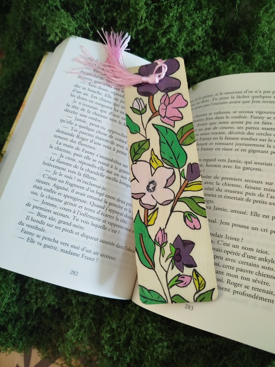 Marque-page artisanal – Jardin de fleurs majestueuses