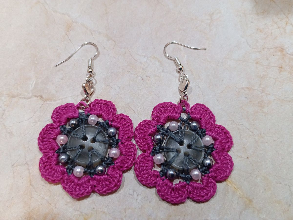 Boucle d'Oreille Grenat avec bouton et perles