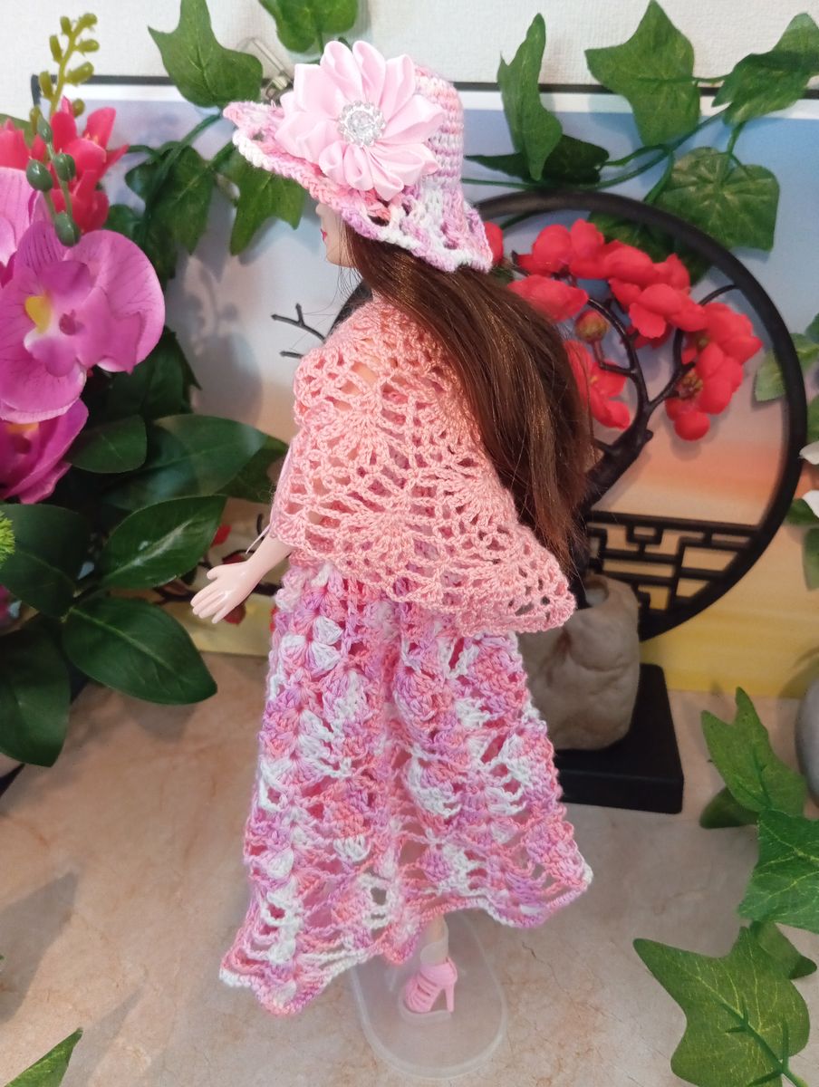 Robe rose/blanche pour poupée type Barbie