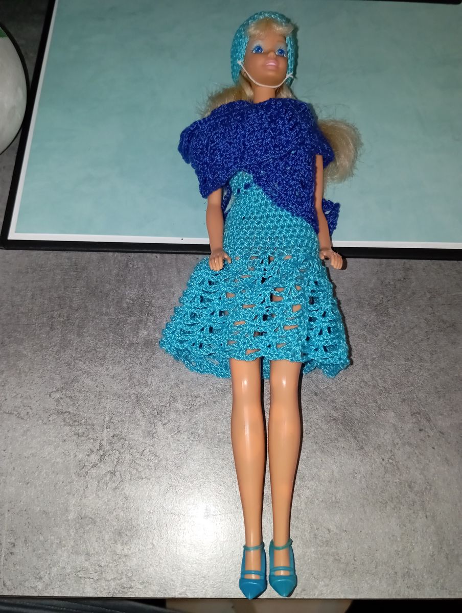 Robe courte bleu turquoise pour poupée type Barbie