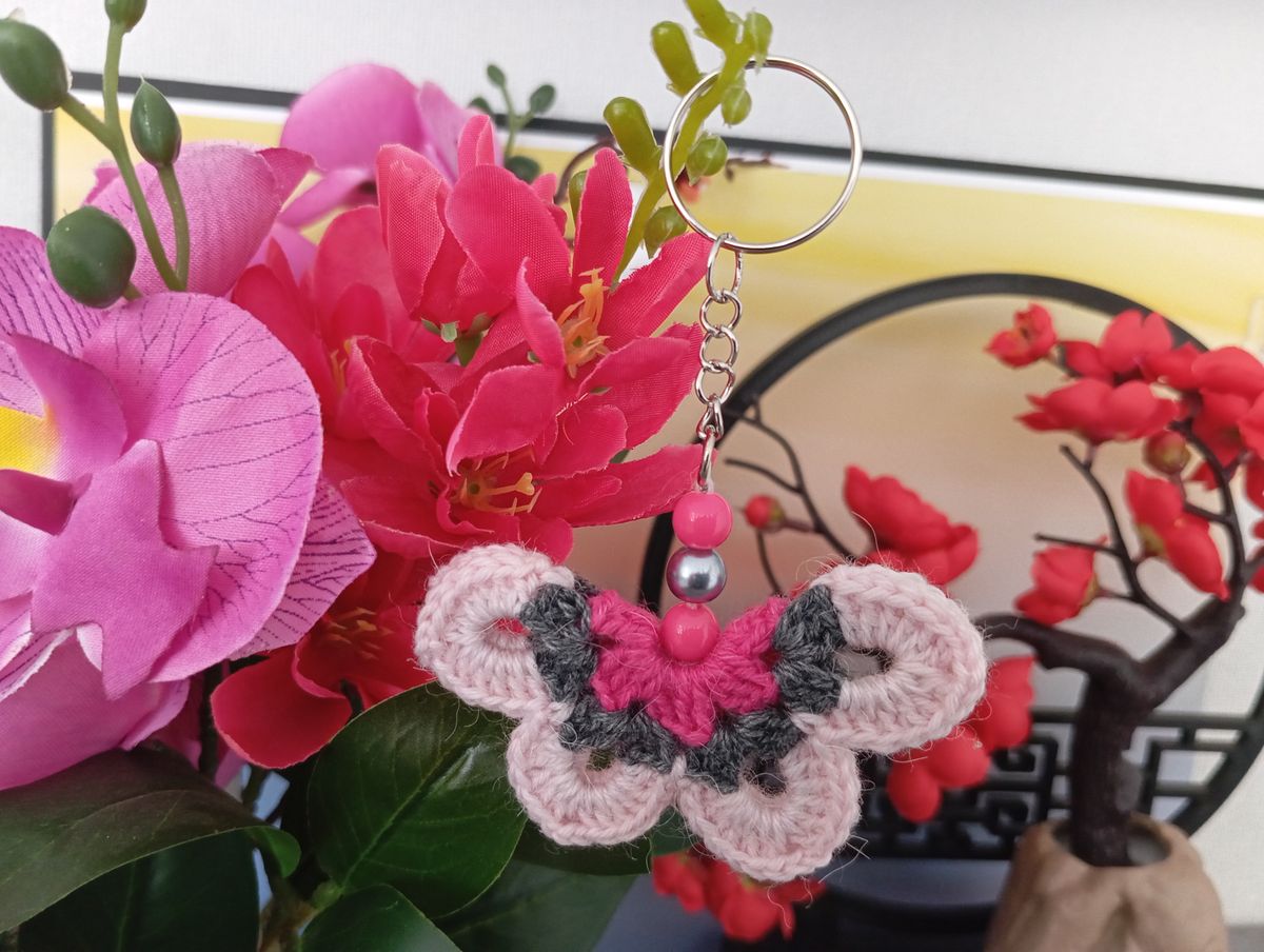 Porte clé papillon rose/gris/fuchsia