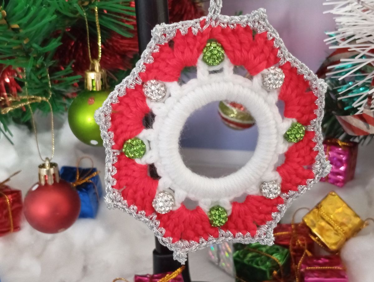 Petite couronne de Noël blanche/rouge fil argenté