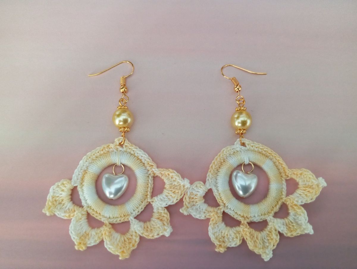 Boucle d'Oreille Jaune dégradé avec breloque