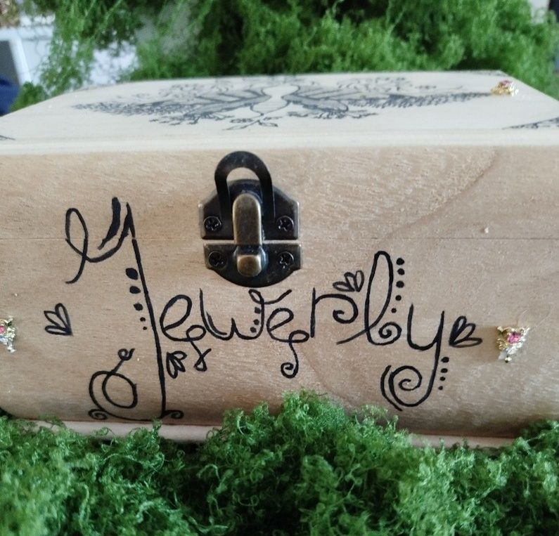 Boîte à bijoux artisanale – Phalène enchantée