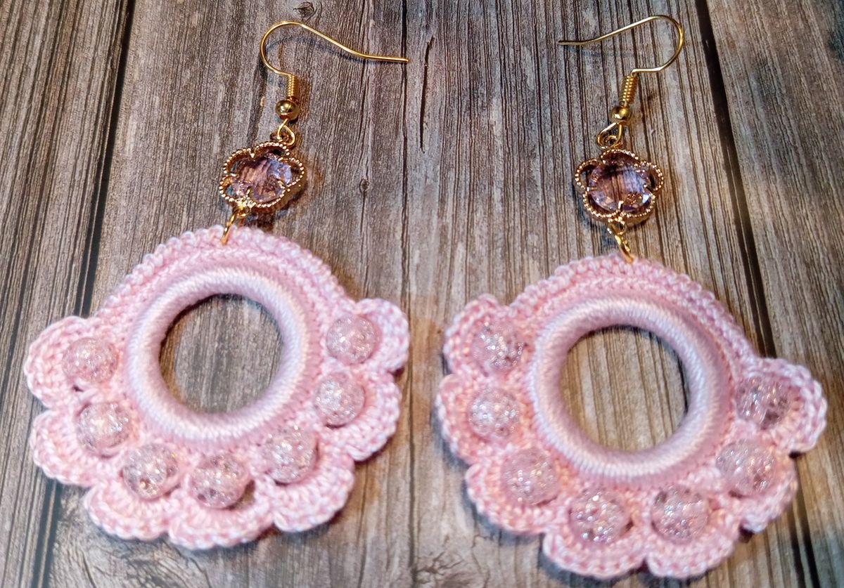 Boucle d'Oreille Rose avec perles