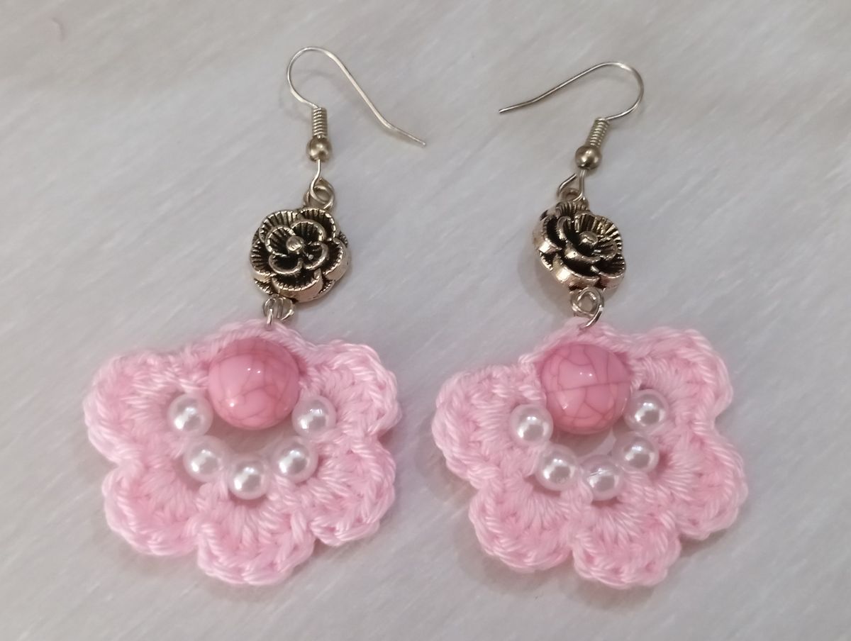 Boucle d'Oreille Rose avec perles
