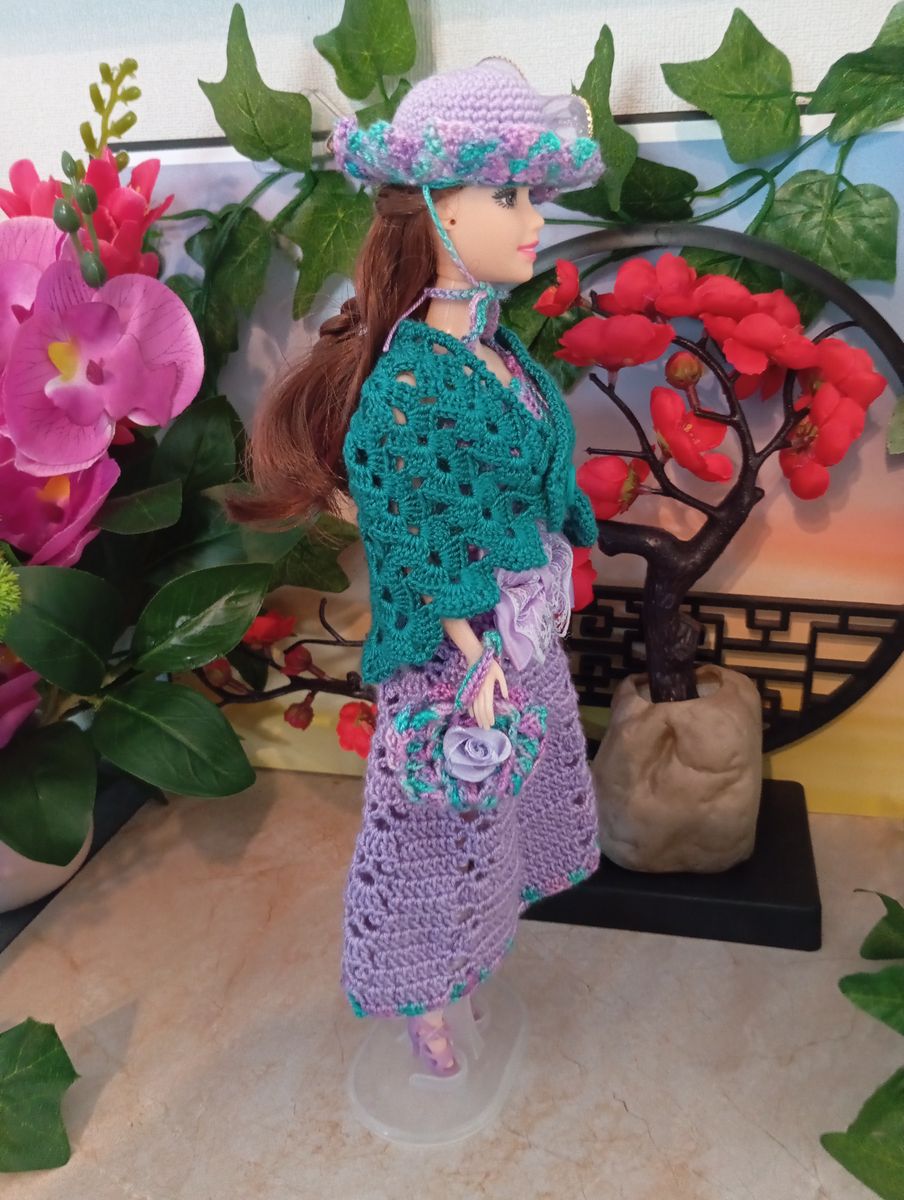 Robe mauve/verte pour poupée type Barbie